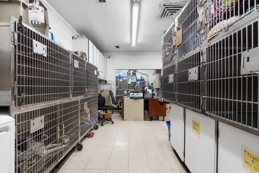 More Photos Of 208 S Washington Blvd, Ogden General Retail For Sale