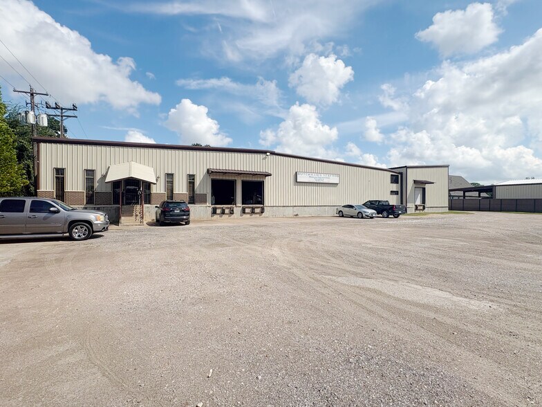 Primary Photo Of 102 W Canino Rd, Houston Refrigeration Cold Storage For Sale