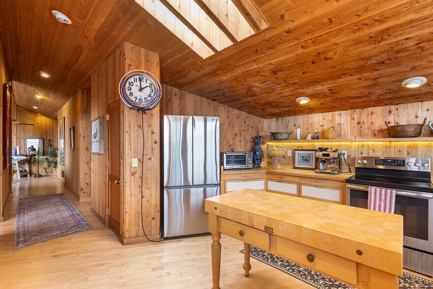More Photos Of 537 S Highway 1, Bodega Bay General Retail For Sale