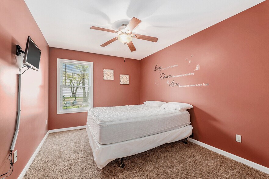 More Photos Of 10392 Houghton Lake dr, Houghton Lake Specialty For Sale