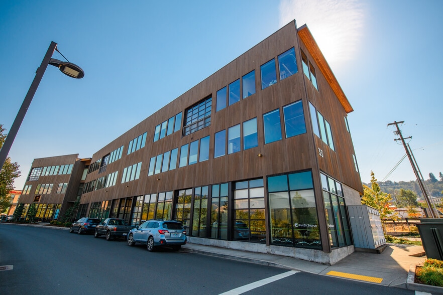 More Photos Of 33 Nichols Pkwy, Hood River Medical For Lease
