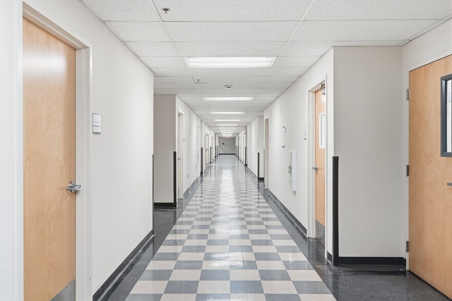 More Photos Of 2425 Ridgecrest Dr SE, Albuquerque Medical For Lease