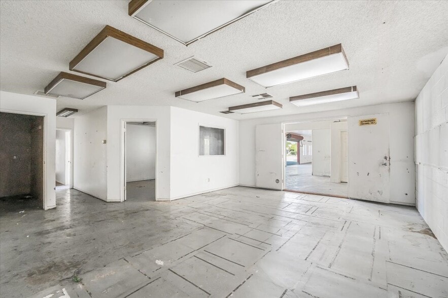 More Photos Of 820 Railroad Ave, Santa Paula Warehouse For Sale