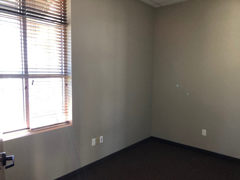 More Photos Of 2384 North Highway 287, Mansfield Office For Lease