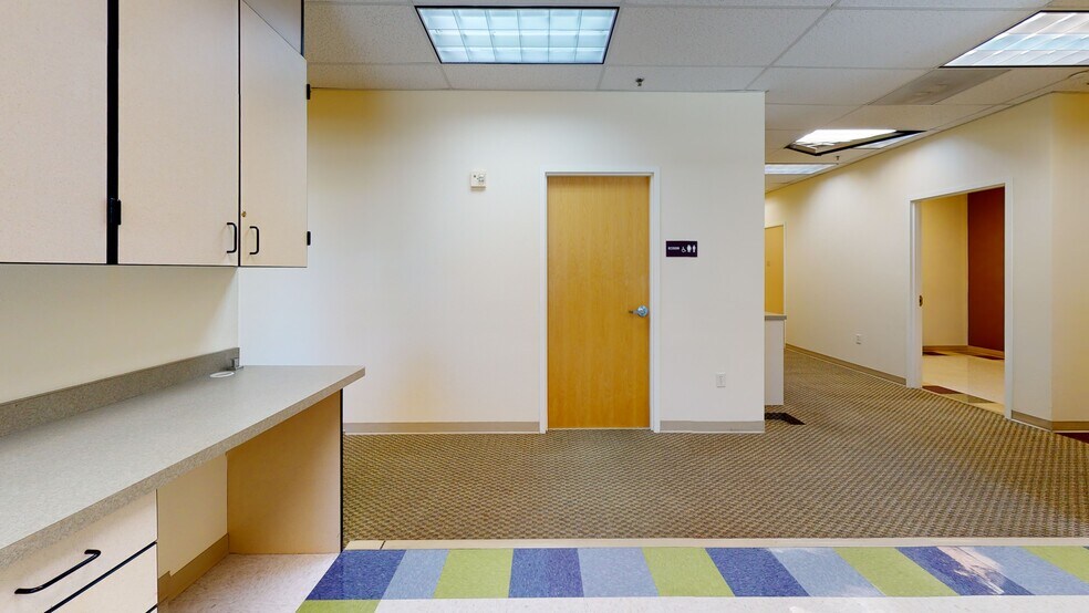 More Photos Of 693 Ray J. Glatt Cir, Woodburn Medical For Sale