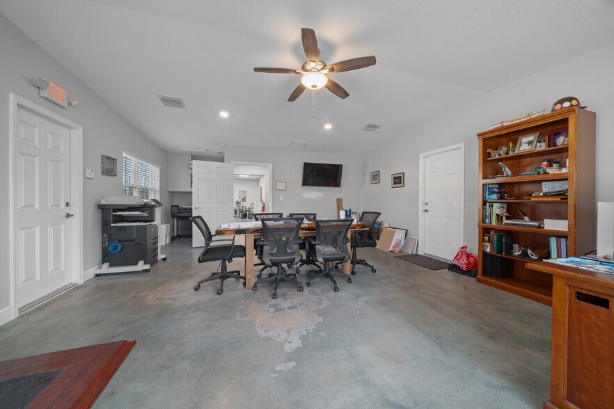 More Photos Of 943 NW 17th Ave, Ocala Warehouse For Sale