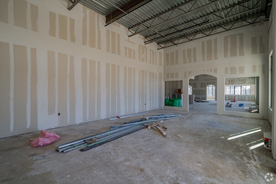 More Photos Of 2407 E Evans Rd, San Antonio Storefront Retail Office For Lease