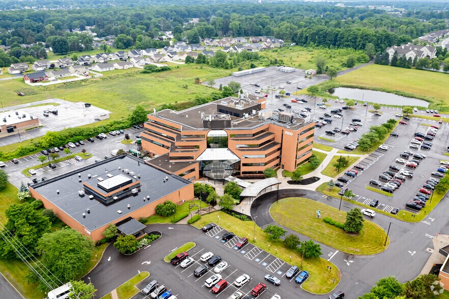 More Photos Of 5100 W Taft Rd, Liverpool Medical For Lease