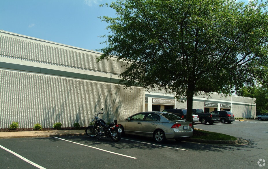 More Photos Of 5625-5663 S Laburnum Ave, Richmond Unknown For Lease