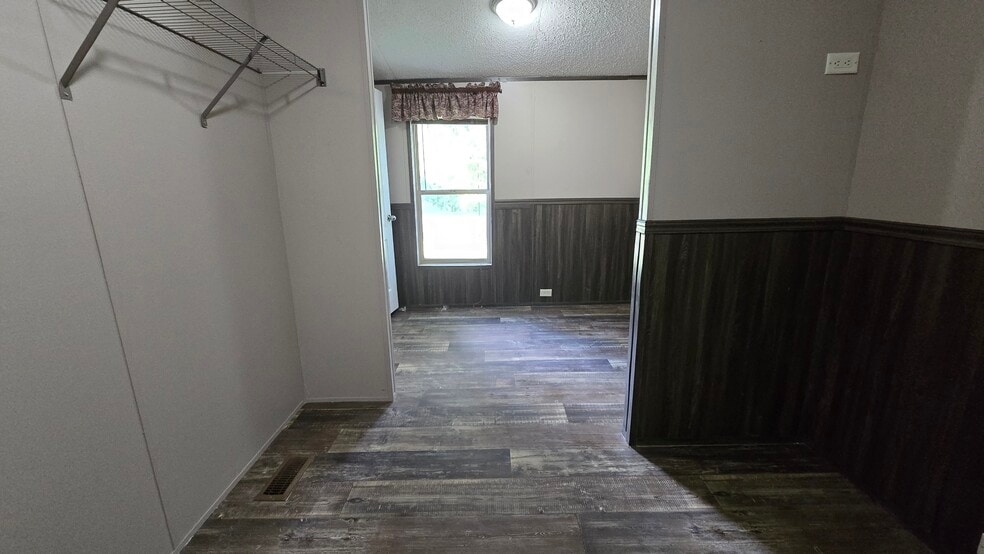 More Photos Of 44 Crawford Dr, Lake Placid Manufactured Housing Mobile Home Park For Sale