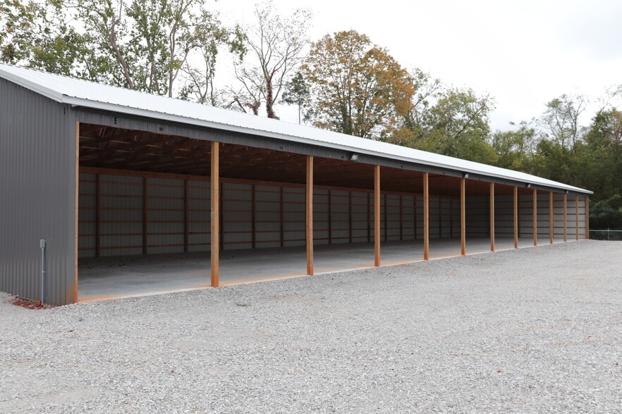 More Photos Of 912 Dinah Shore blvd, Winchester Self Storage For Sale