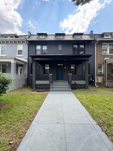 Primary Photo Of 4025 Kansas Ave NW, Washington Apartments For Sale