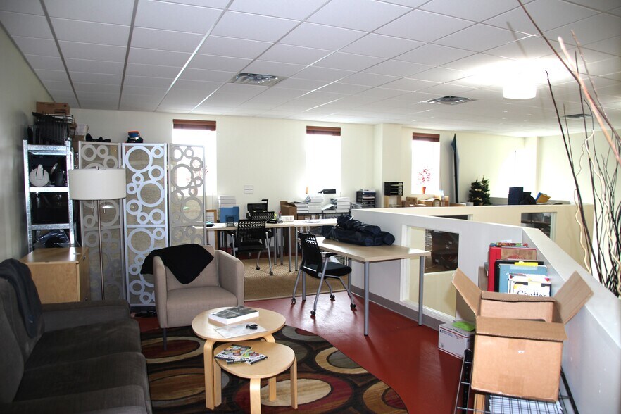 More Photos Of 15 Research Dr, Woodbridge Office For Lease