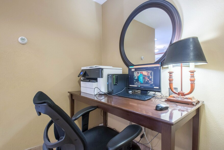 More Photos Of 233 Grand Valley Way, Parachute Hotel For Sale