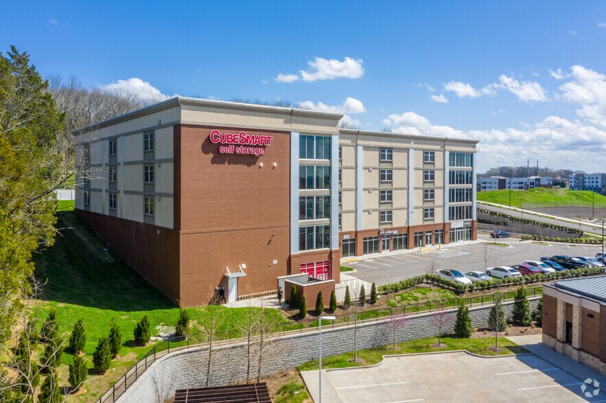 More Photos Of 5070 Carothers Pky, Franklin Self Storage For Lease