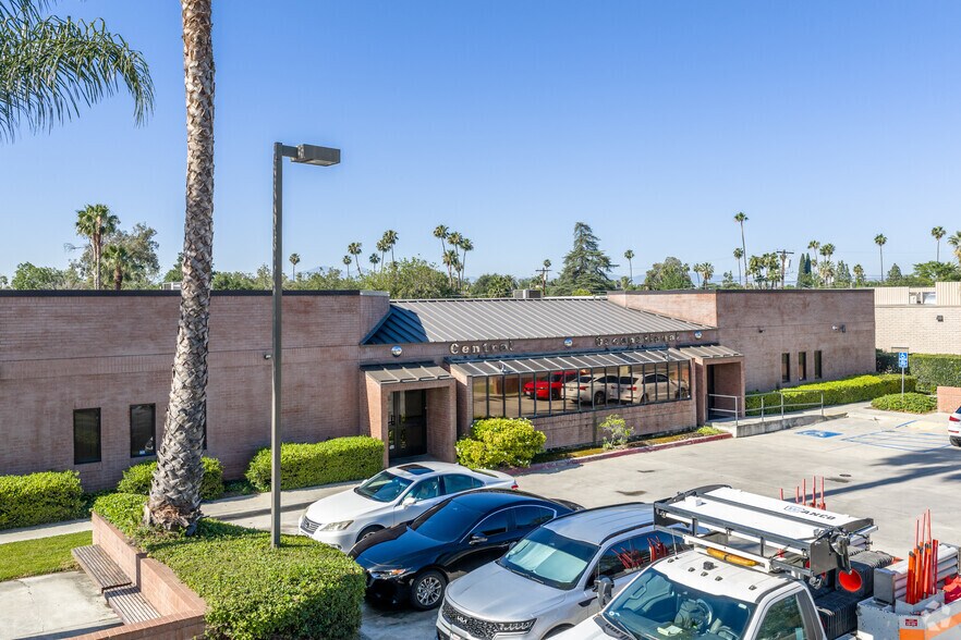 More Photos Of 4300 Central Ave, Riverside Office For Lease