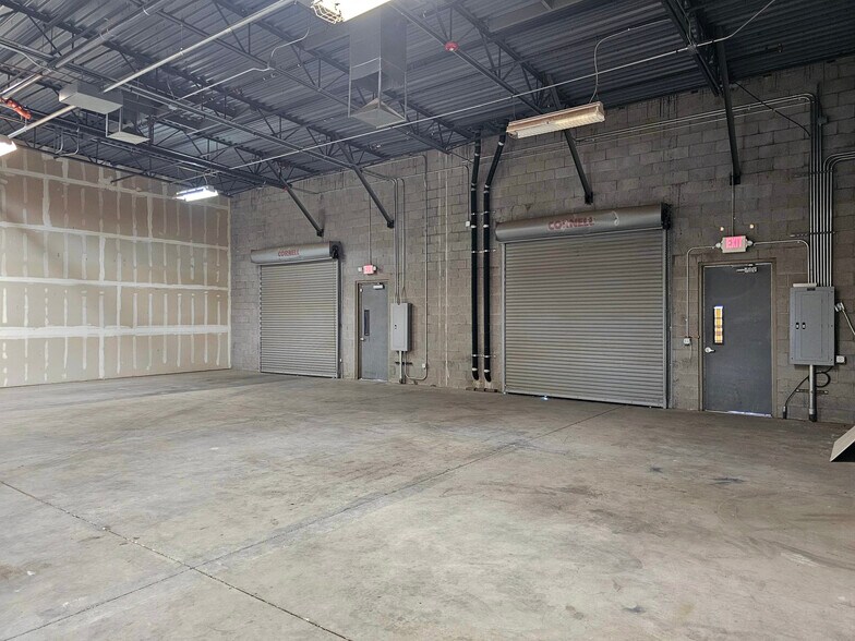 More Photos Of 961 N Eliseo C Felix Jr Way, Avondale Manufacturing For Lease