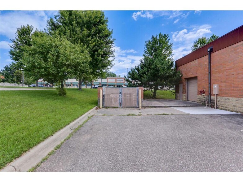 More Photos Of 9079 Buchanon Trl, Inver Grove Heights General Retail For Sale