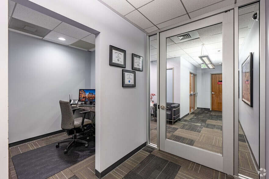 More Photos Of 3250 Wilshire Blvd, Los Angeles Office For Lease