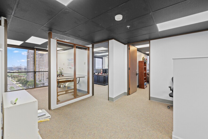 More Photos Of 233 E Bay St, Jacksonville Office For Sale