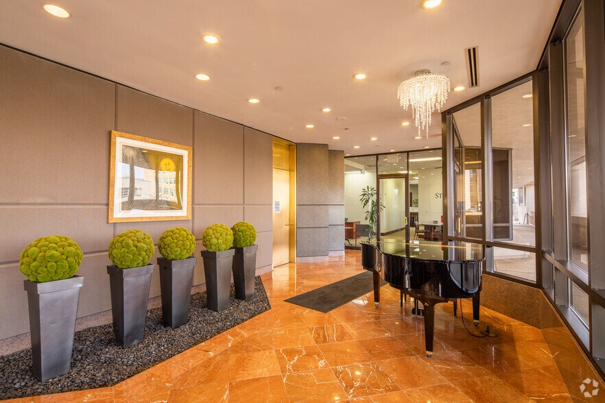 More Photos Of 8000 Maryland Ave, Saint Louis Office For Sale