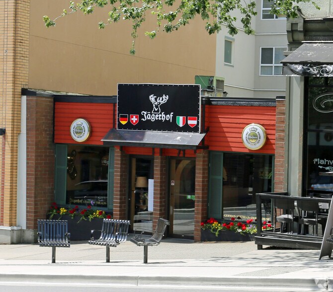 More Photos Of 73 Lonsdale Av, North Vancouver Restaurant For Sale