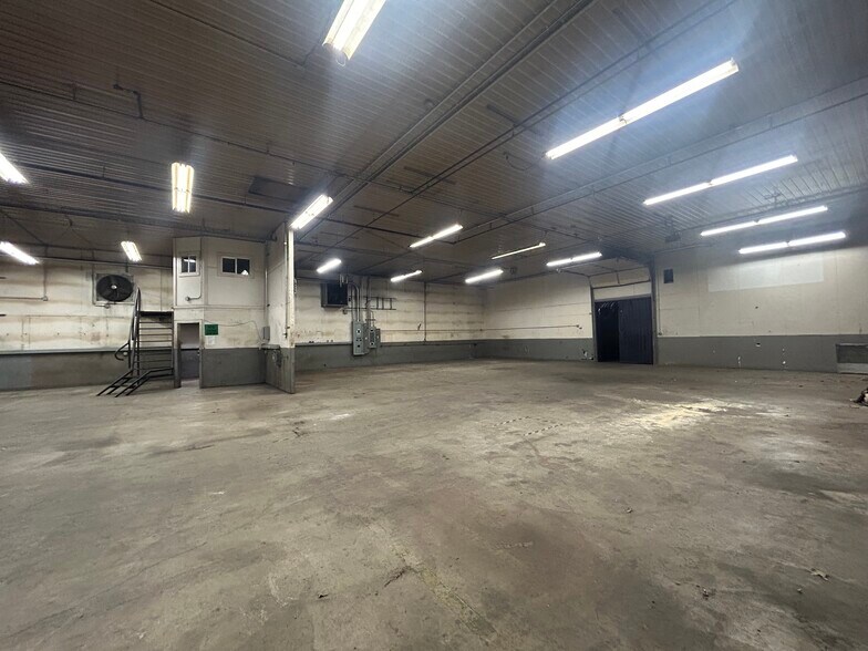 More Photos Of 9350 Shaver Rd, Portage Manufacturing For Lease