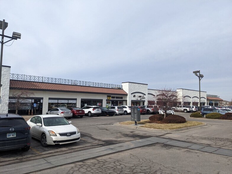 More Photos Of 3101 N Rock Rd, Wichita Unknown For Lease