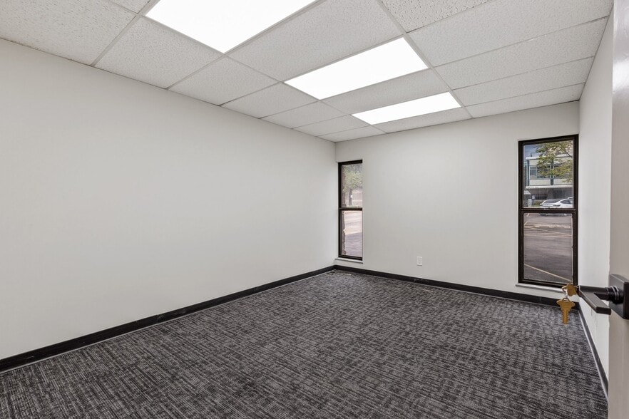 More Photos Of 1515 S Boulder Ave, Tulsa Office For Lease