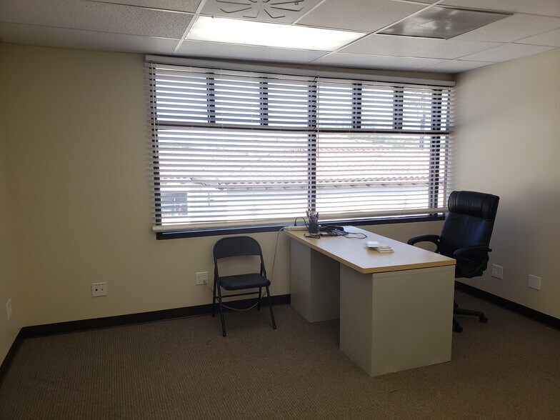 More Photos Of 28348 Roadside Dr, Agoura Hills Office For Lease