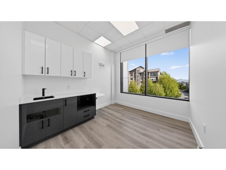 More Photos Of 7980 B 206A st, Langley Medical For Lease