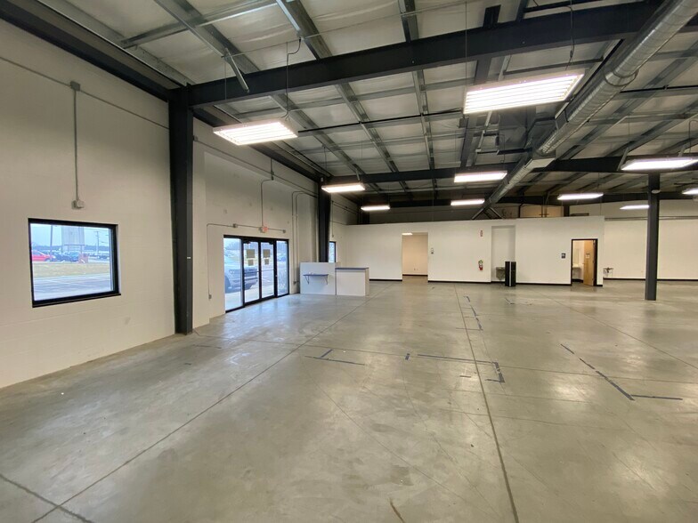 More Photos Of 1793 N Main St, Orrville Service For Sale