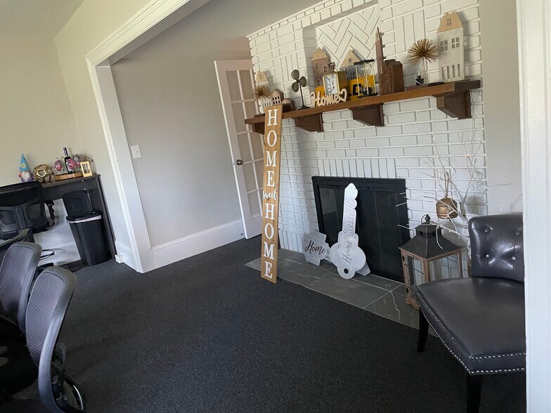 More Photos Of 2409 Pennington Rd, Pennington Office For Lease