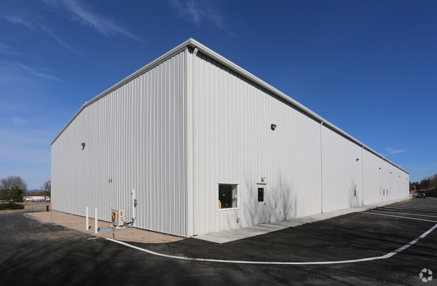 More Photos Of 144 Western Maryland Pky, Hagerstown Warehouse For Lease