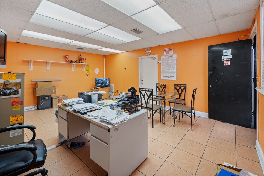 More Photos Of 2222 NW 22nd Ct, Miami Freestanding For Sale