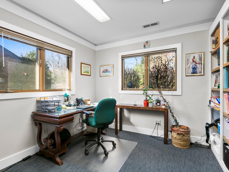 More Photos Of 157 Medical Park Dr, Brevard Medical For Sale