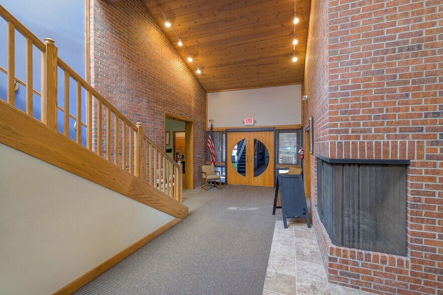 More Photos Of 8880 Ballentine St, Overland Park Office For Sale