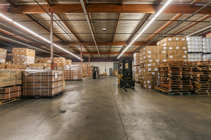 More Photos Of 227 W 140th St, Los Angeles Warehouse For Lease