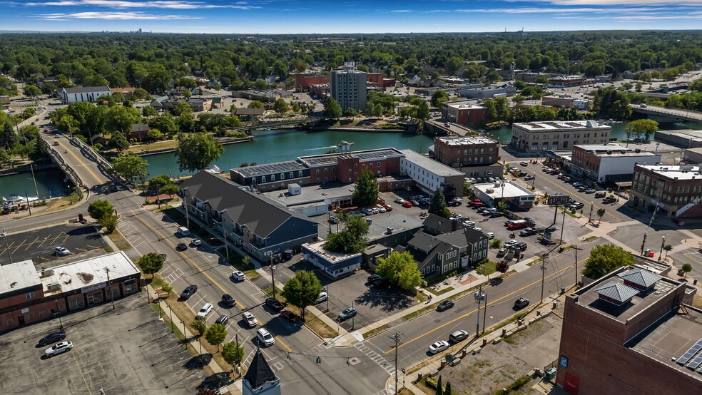 More Photos Of 84 Sweeney St, North Tonawanda Apartments For Lease