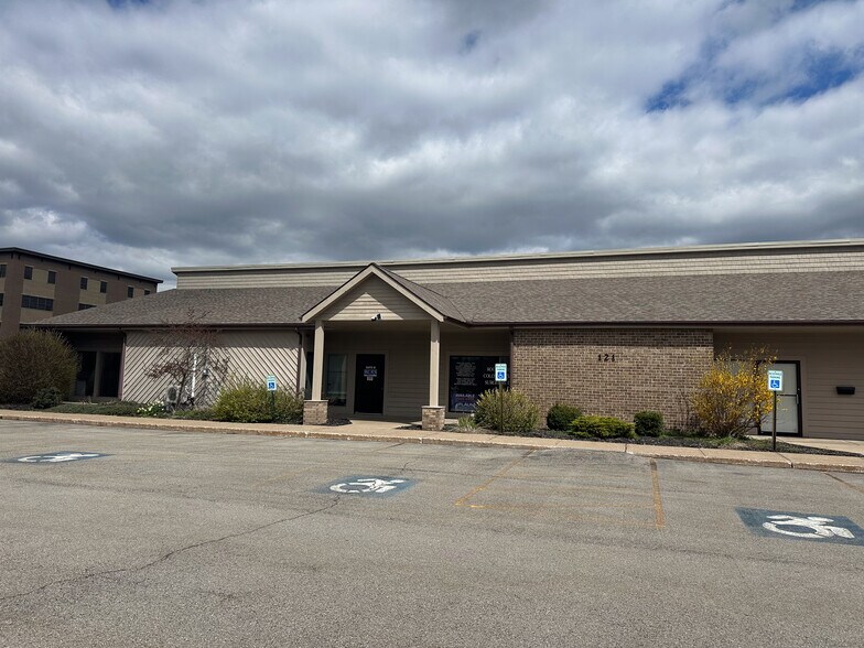 More Photos Of 121 Erie Canal Dr, Rochester Office For Sale