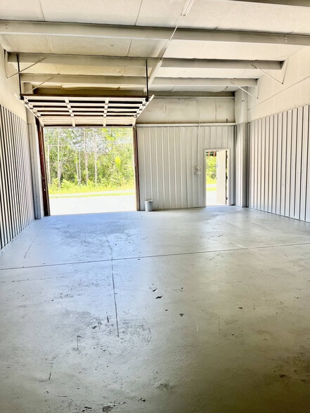 More Photos Of 4922-4932 Catherine Dr, Montgomery Warehouse For Lease