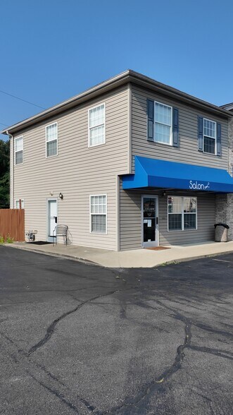 Primary Photo Of 1014 Hospital Dr, Batavia Storefront Retail Office For Lease