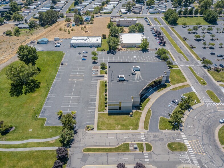 More Photos Of 2425 Stevens Center Pl, Richland Office For Lease