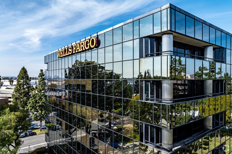 More Photos Of 5701 S Eastern Ave, Los Angeles Office For Lease