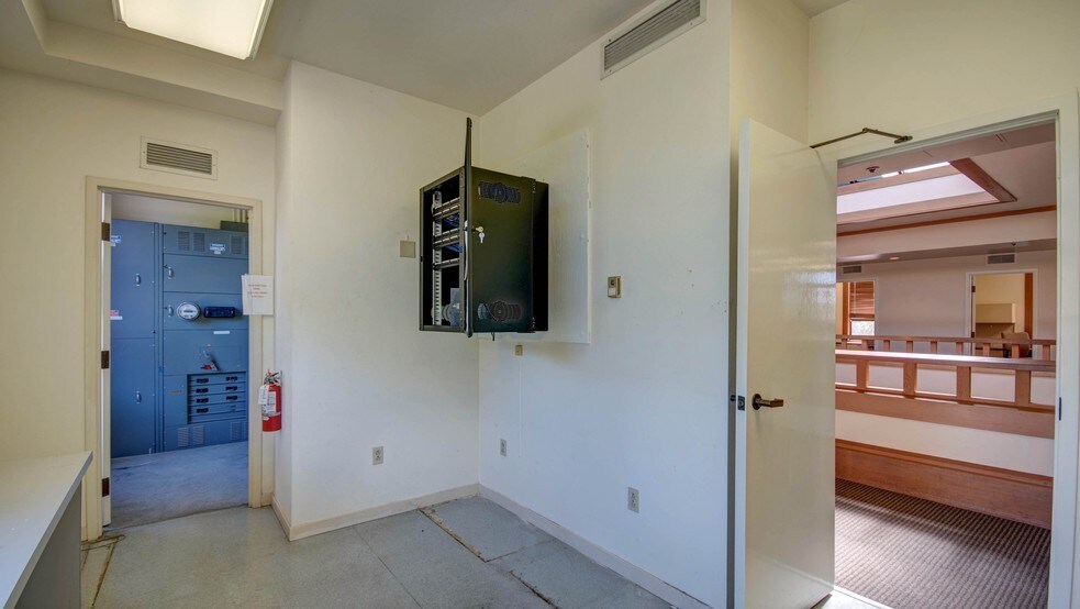 More Photos Of 915 Diablo Ave, Novato Office For Sale