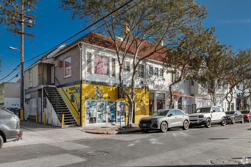 More Photos Of 7467-7475 Melrose Ave, Los Angeles Restaurant For Lease