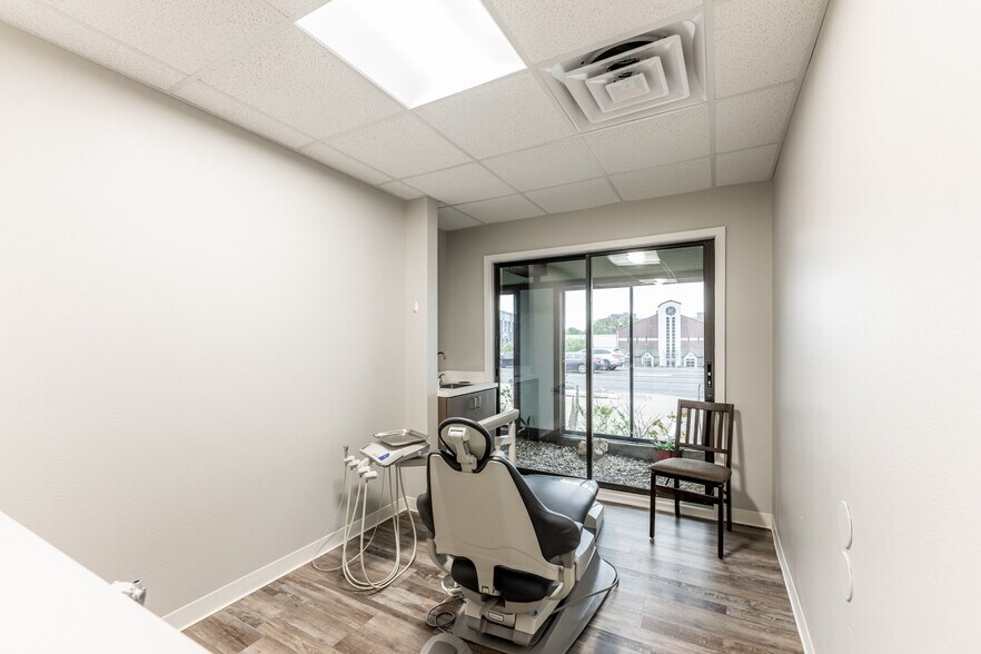 More Photos Of 2402 Sam Houston Ave, Huntsville Medical For Sale