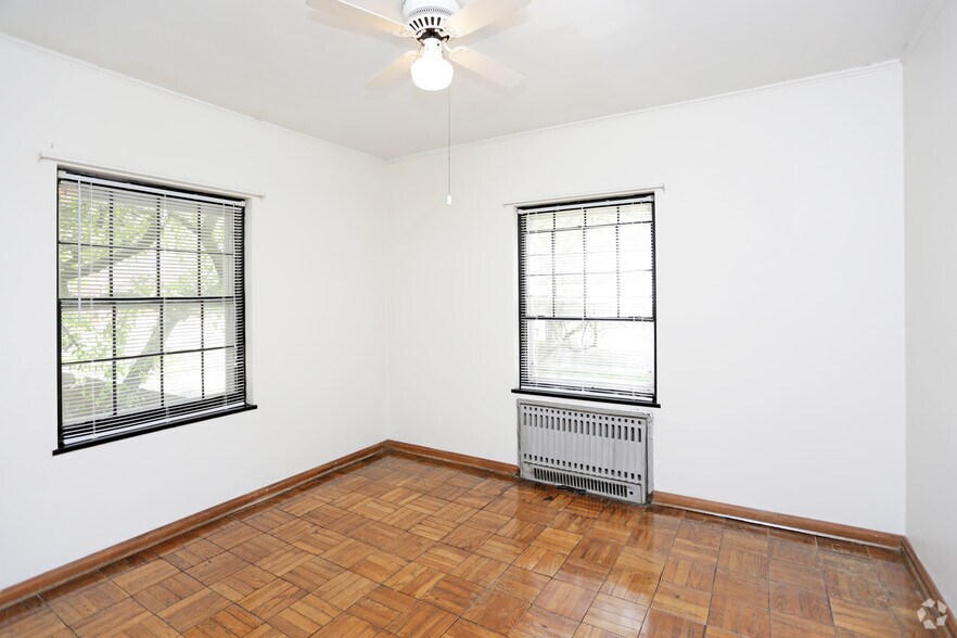 More Photos Of 3333 Grand Ave, Des Moines Apartments For Sale