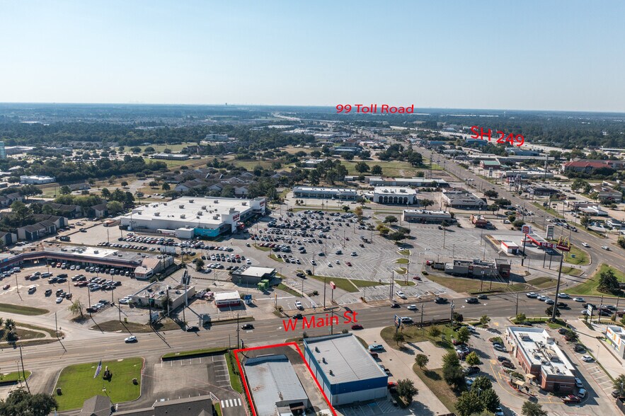 More Photos Of 1404 W Main St, Tomball Freestanding For Sale