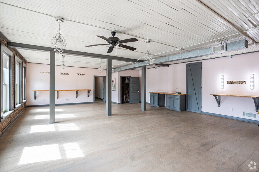 More Photos Of 3840 Highway 42, Locust Grove Restaurant For Sale